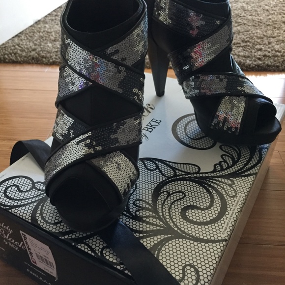 Buckle BKE Peep Toe Platform Dress Pump Stiletto Heel Satin Black 6.5 Party - Picture 6 of 7